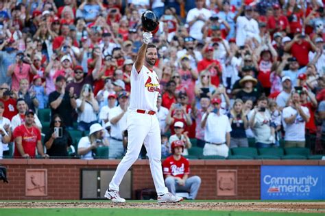 Adam Wainwright praises St. Louis, reflects on journey in Players' Tribune letter